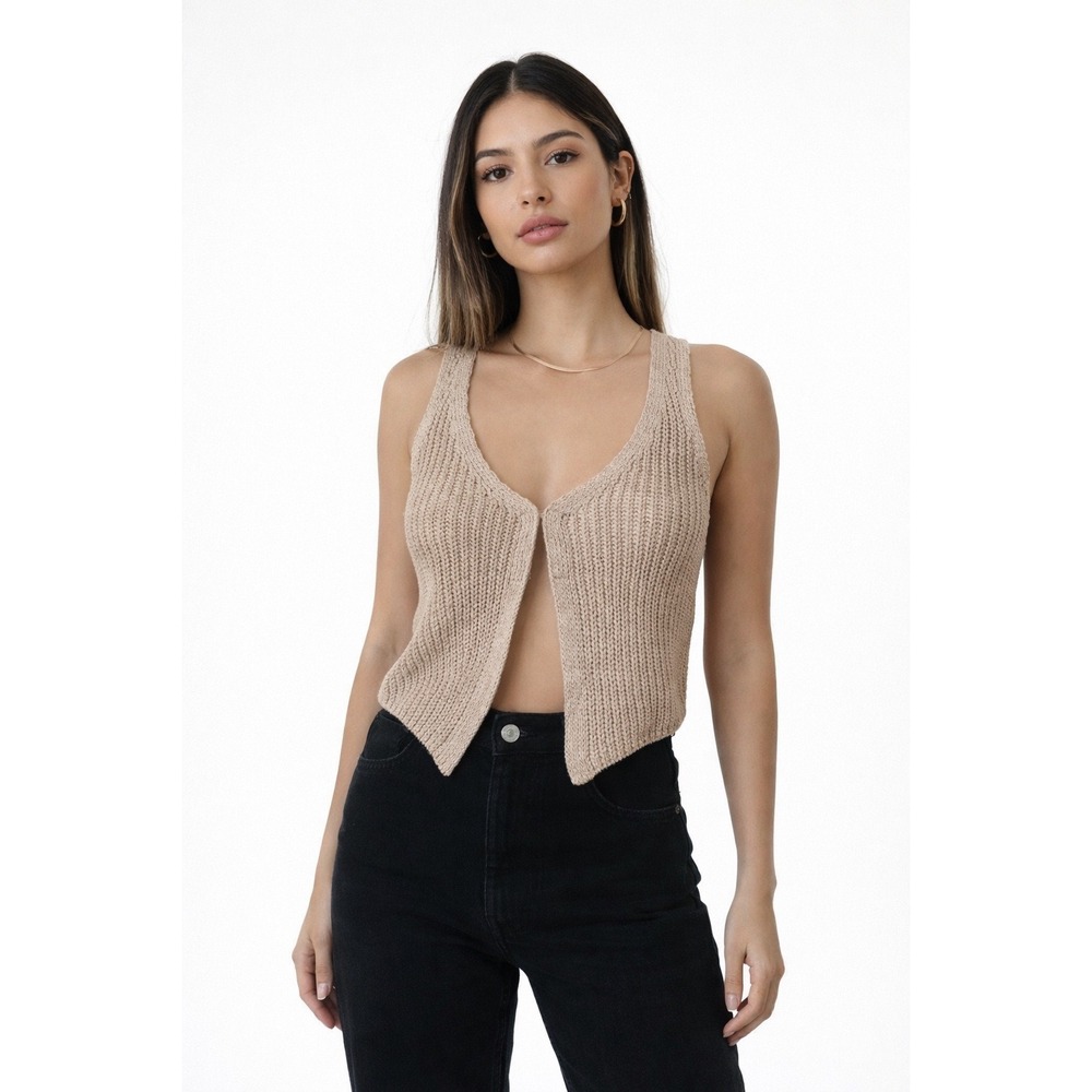 Commense Classic Hook-and-Eye Knit Vest size L